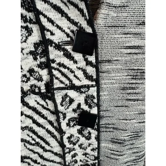 ALI MILES black white animal print button knit 3/4 sleeve cardigan sweater M - Picture 4 of 9